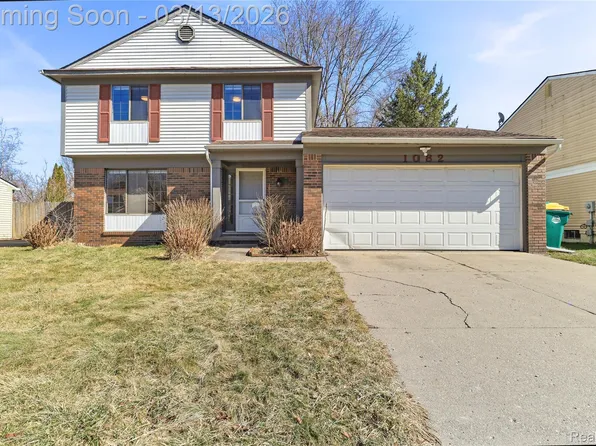 1082 Rue Deauville Blvd, Ypsilanti, MI 48198