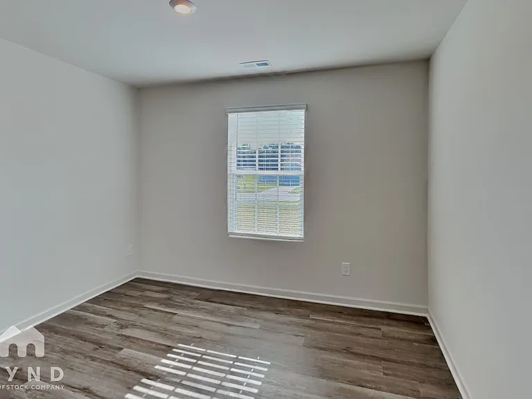 6807 Hardwick Ln — Photo 12
