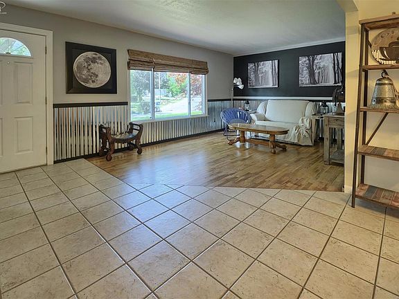 3rd image of 5181 Oakview Dr