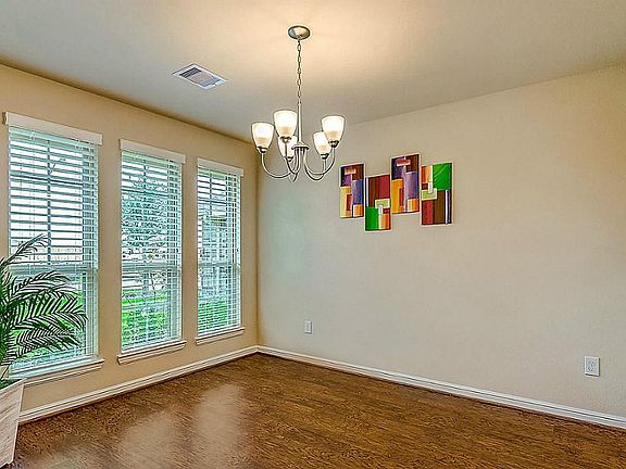3rd image of 18934 Whitehaven Bend Ln