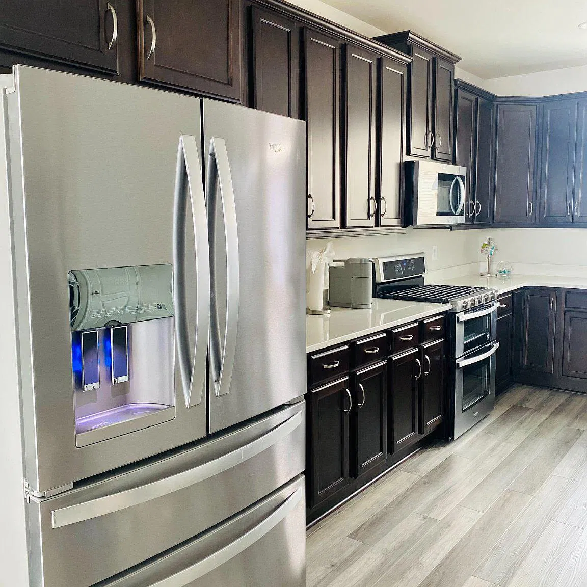 3 bed, 3.5 bath, 1760 sqft, $3,650 — Photo 4