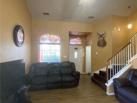 2nd image of 3000 Ellis Dr
