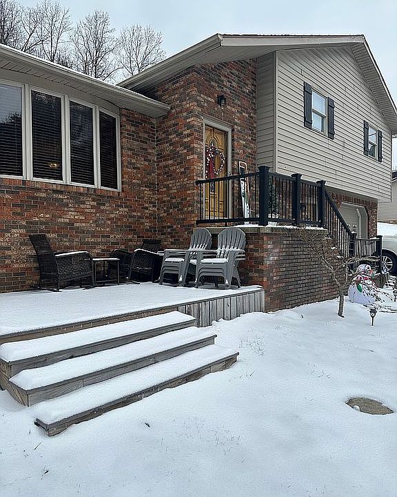 1st image of 128 Hillcrest Dr