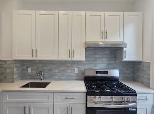 31-31 47th St #3A, Astoria, NY 11103