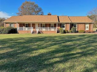 2404 Mowbray Trl, Greensboro, NC 27407