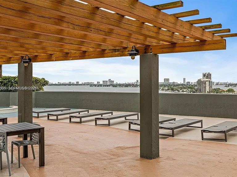 1750 N Bayshore Dr #3605 — Photo 24