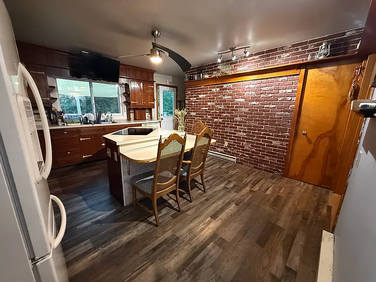 510 E Park St — Photo 16