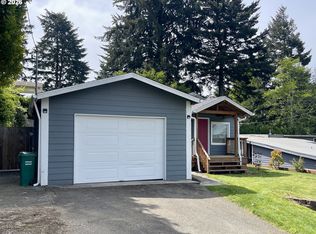1545 Underwood Ave, Coos Bay, OR 97420