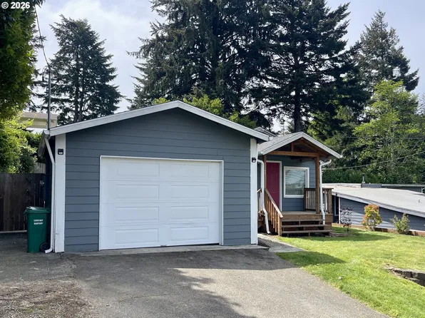 1545 Underwood Ave, Coos Bay, OR 97420