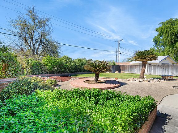 4th image of 2080 Mckinley Avenue