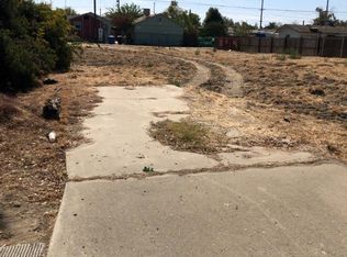 217 W 3rd St, Hanford, CA 93230