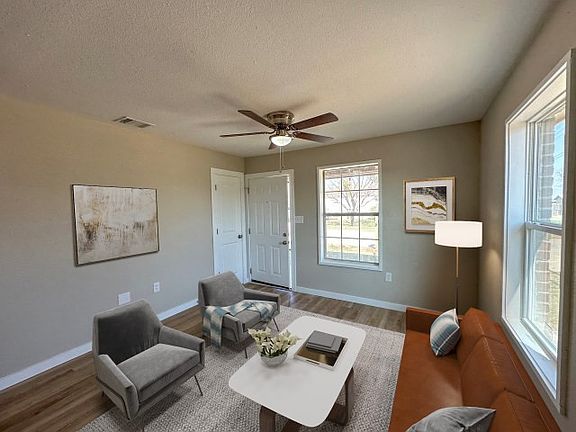 5th image of 1107 N 4th