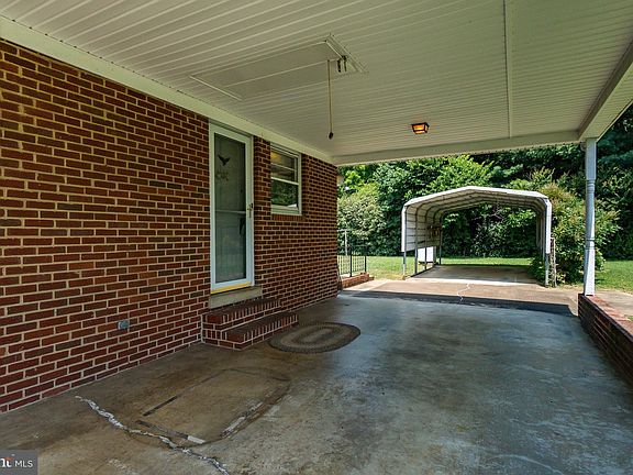 4th image of 1309 Westview Dr