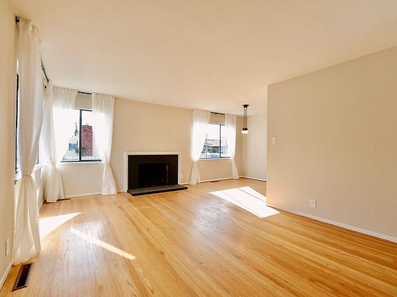 Cozy fireplace and extra room for your office 