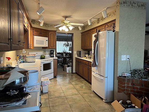 3rd image of 11717 Ashford Dr
