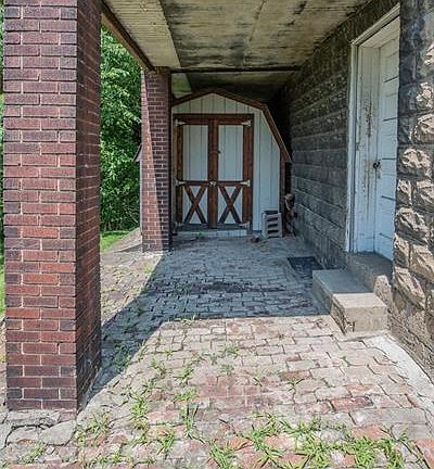 2nd image of 225 Edgewood Ave