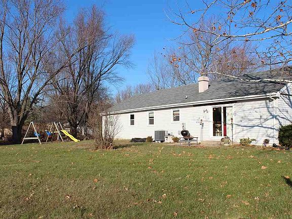 2nd image of 701 N Briarwood Dr