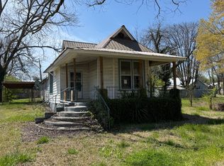 22 Winona Ave, Gadsden, AL 35904