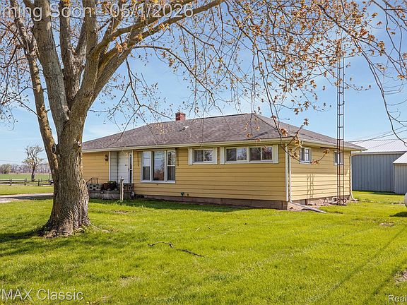 3rd image of 11024 Dennison Rd