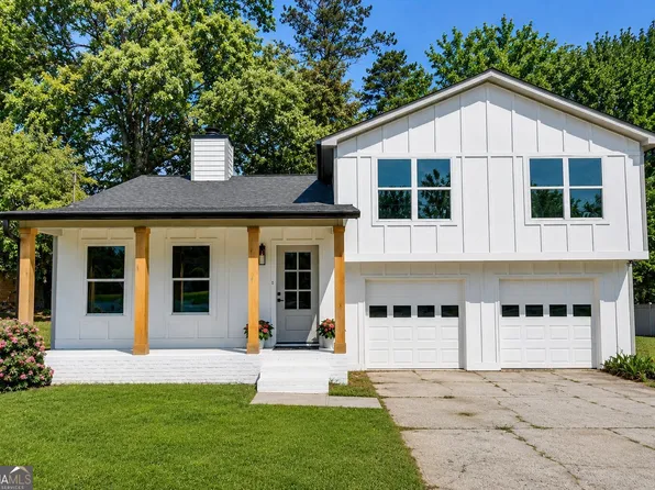 1421 Willow Bend Dr, Snellville, GA 30078