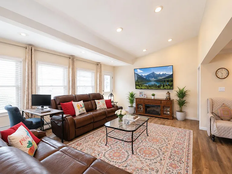 Cypress Ln W — Photo 11