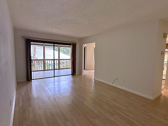 3rd image of 20 Fairways Cir