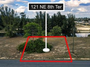 121 NE 8th Terrace Cpe, Cape Coral, FL 33909