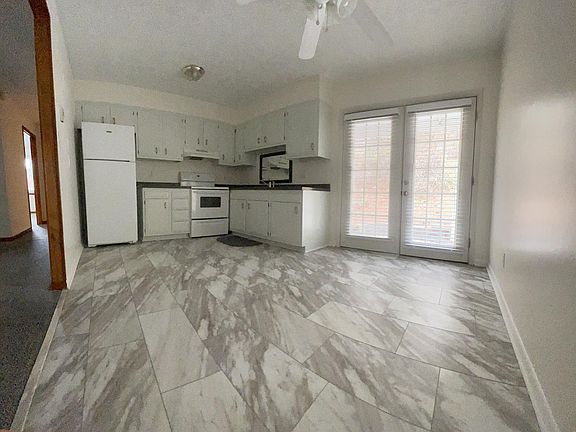 Large bright eat-in kitchen