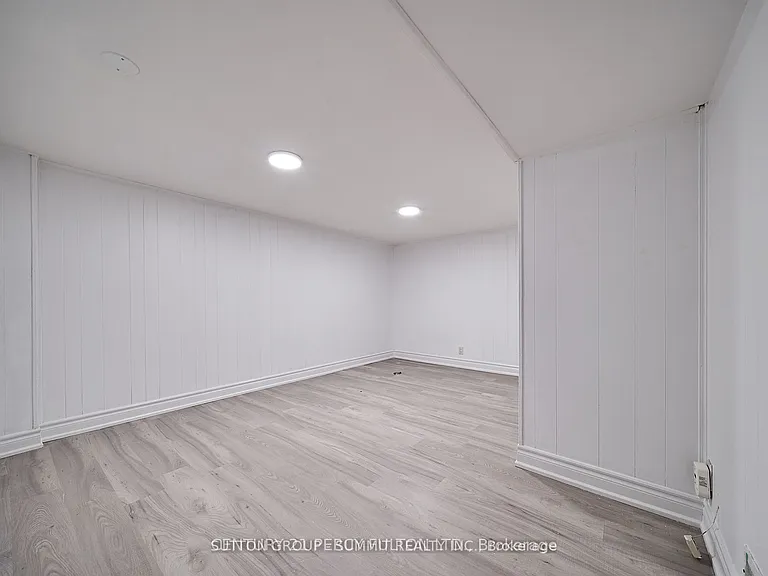 48 Tulloch Dr #BASEMENT — Photo 8