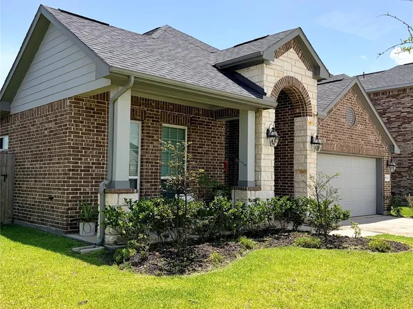 12106 Champions Forest Dr, Dayton, TX 77535