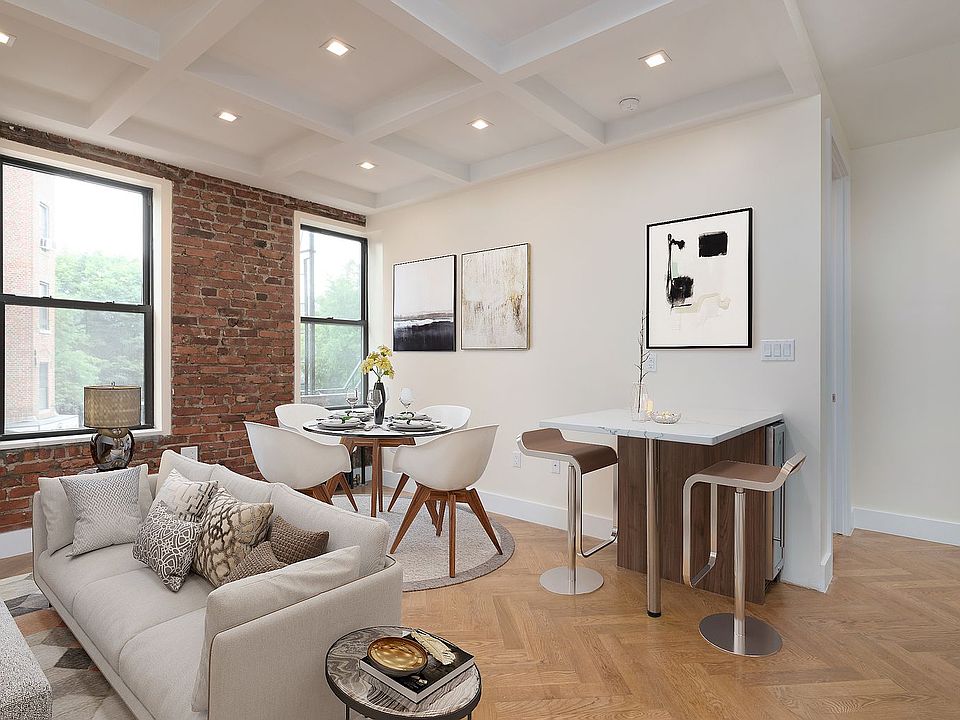 1st image of 921 Washington Ave #855