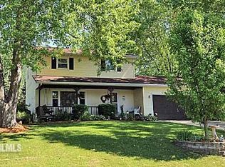 2248 Mallard Dr, Freeport, IL 61032