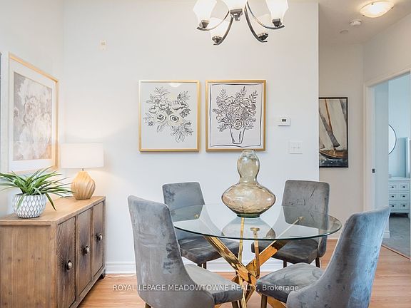 4th image of 383 Main St E #302