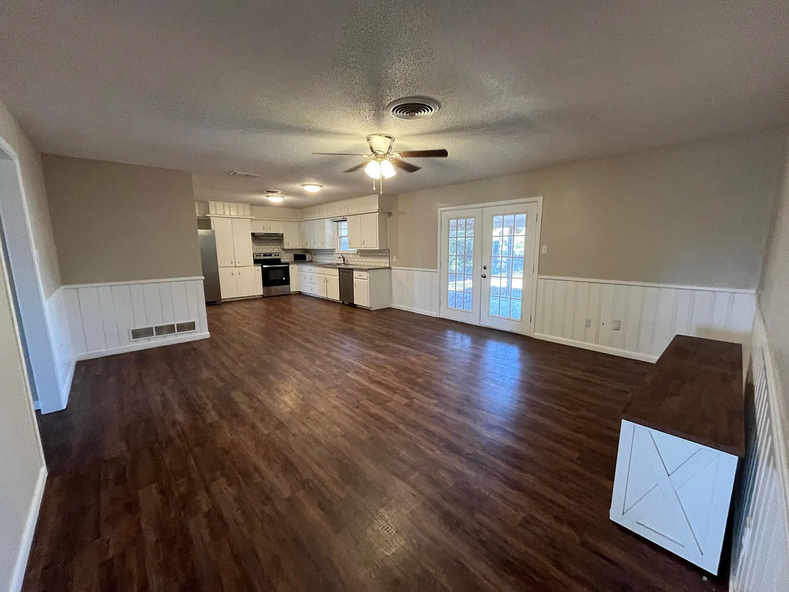 4 bed, 1765 sqft, $2,300 — Photo 2
