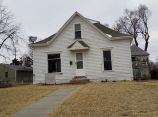 505 E 1st St, Abilene, KS 67410
