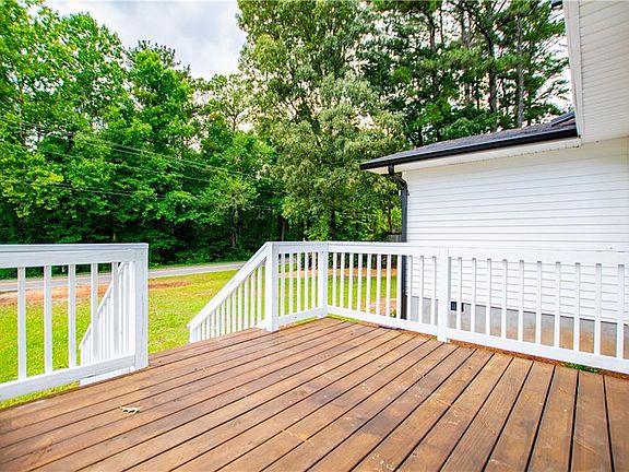 5th image of 338 Pine Brook Dr