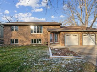 2114 Cardinal Dr, Waterloo, IA 50701