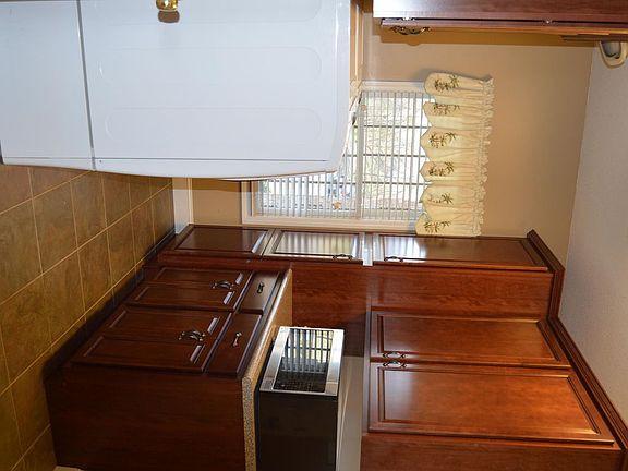 4th image of 529 Jockey Club Ln