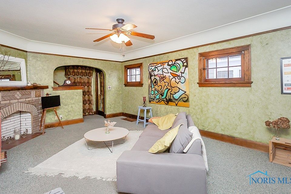 2153 Mansfield Rd, Toledo, OH 43613 Zillow