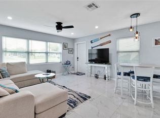 604 3rd Pl SW, Vero Beach, FL 32962