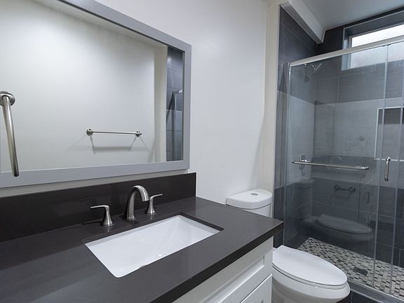 3rd image of 1425-1433 N Highland Ave #1429