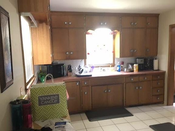 3rd image of 1364 Asbury St
