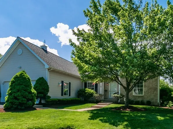 1727 Richmond Rd, Lyndhurst, OH 44124