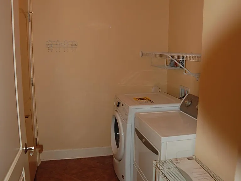 525 3rd St N #304 — Photo 34