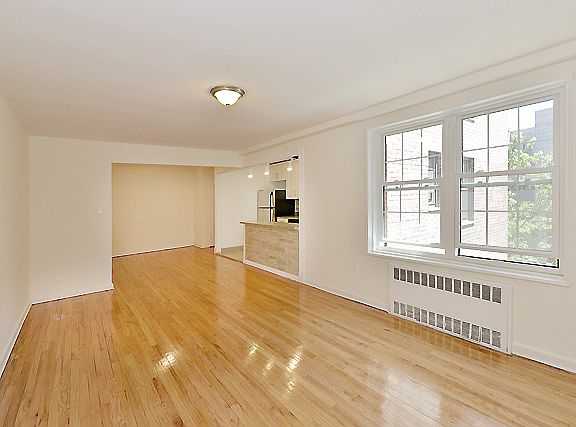 4th image of 140-35 Burden Cres APT 408