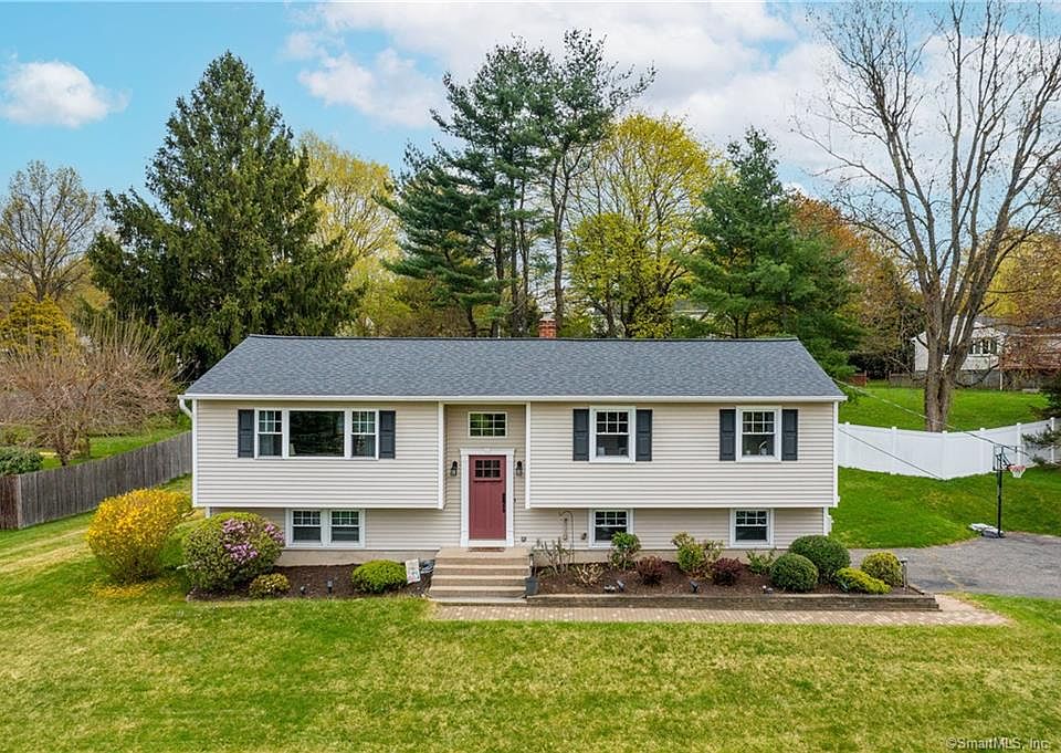 1st image of 38 Quaker Ridge Rd
