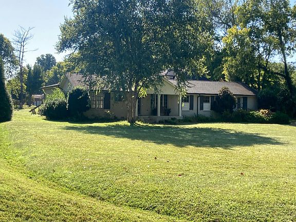 3rd image of 5111 Cornwall Dr