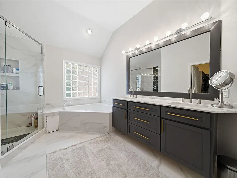 1413 Whispering Pines Dr #5 — Photo 16