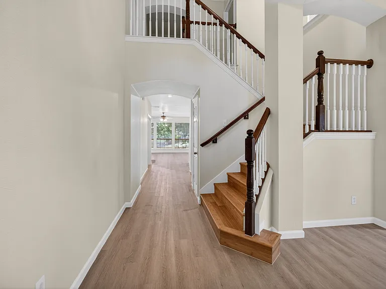 2616 Cove Dr — Photo 4