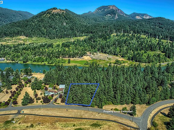 3rd image of 23 Evergreen Dr